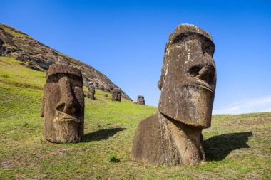 Moais heykeller Rano Raraku volkan, Paskalya Adası üzerinde