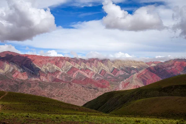 Serranias del Hornocal, montagne colorate, Argentina — Foto Stock