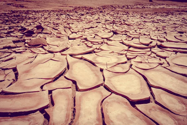 Terreno agrietado en el desierto del Valle de la muerte, San Pedro de Atacam — Foto de Stock