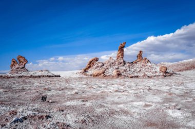 Las tres Marias landmark in Valle de la Luna, San Pedro de Ataca