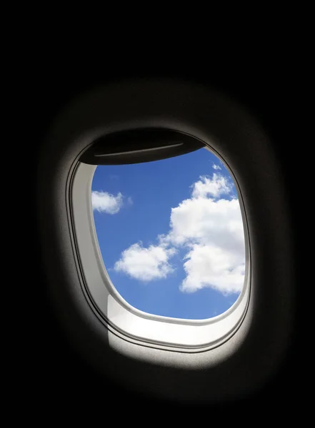 Fenêtre de l'avion et nuages fond — Photo