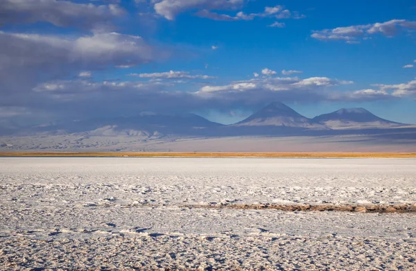 Laguna Tebinquinche landscape in San Pedro de Atacama, Chile — Stock Photo, Image