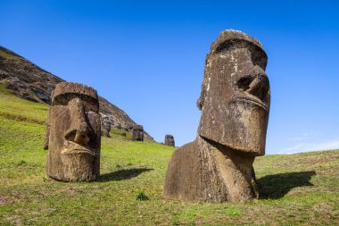 Moais heykeller Rano Raraku volkan, Paskalya Adası üzerinde