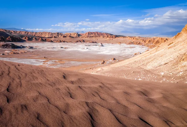 Dune di sabbia in Valle de la Luna, San Pedro de Atacama, Cile — Foto Stock