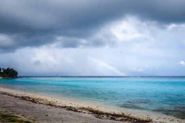 Gökkuşağı Temae Beach lagün Moorea Adası