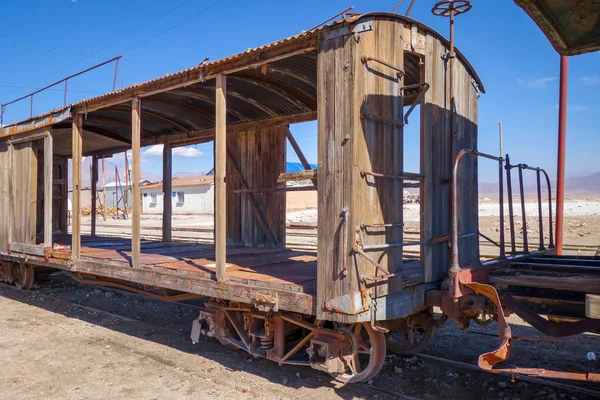 古い鉄道ボリビア砂漠の駅 — ストック写真