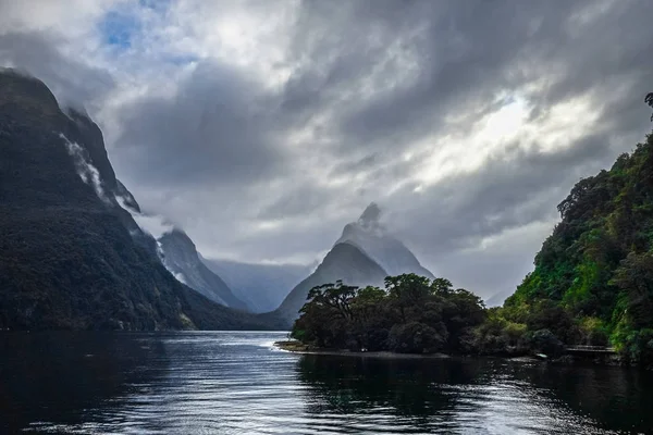Milford Sound, Fiordland National Park, Nuova Zelanda — Foto Stock