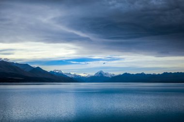 Pukaki göl günbatımı, Mount Cook, Yeni Zelanda