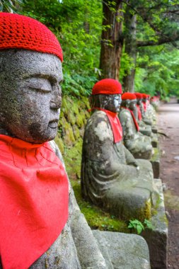 Narabi Jizo heykeller, Nikko, Japonya