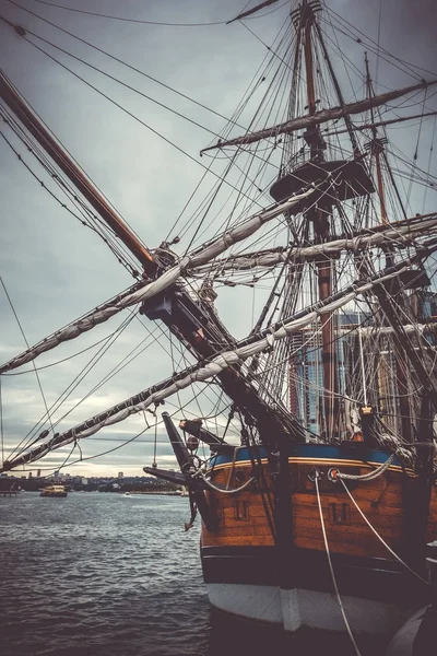 Endeavour Ship in Darling Harbour, Sydney, Australia — Stock Photo, Image