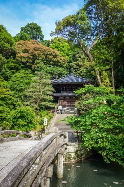 Chion-in tempio stagno giardino e ponte, Kyoto, Giappone — Foto Stock
