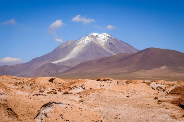 Montañas y paisaje desértico en sud lipez, Bolivia — Foto de Stock