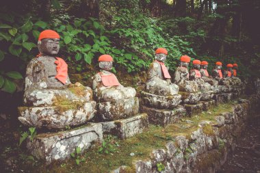 Narabi Jizo heykeller, Nikko, Japonya