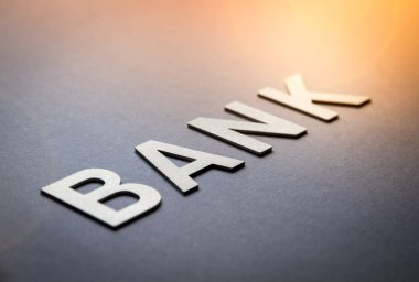 Sözcük bankası beyaz harflerle yazıldı