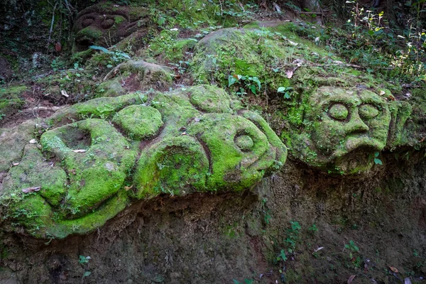 Old statue in Goa Gajah elephant cave, Ubud, Bali, Indonesia — Stock Photo, Image