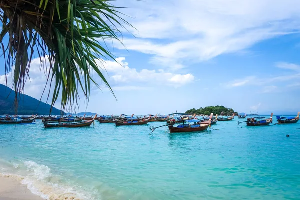 Praia tropical em Koh Lipe, Tailândia — Fotografia de Stock