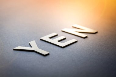 Word Yen beyaz harflerle yazılmış.