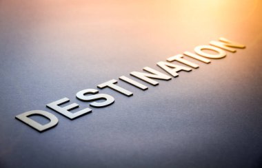 Sözcük hedefi beyaz katı harflerle yazıldı