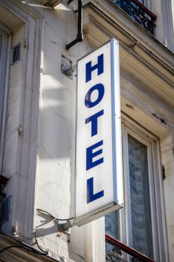 Paris otel giriş işareti