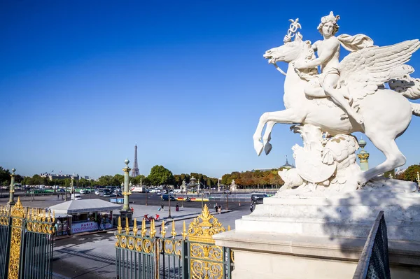 Párizs - 2019. szeptember 10.: Mercury straddling Pegasus statue i — Stock Fotó