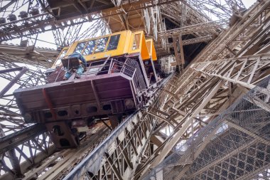 Eyfel Kulesi Yapı ve asansör, Paris, Fransa