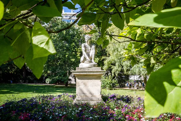 Statue in luxemburgischen Gärten, Paris — Stockfoto