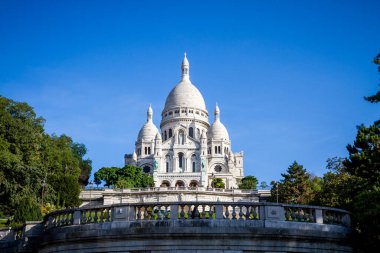 Paris - 6 Eylül 2019: Butte Montmartre ve Basilic