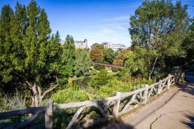 Gölet Buttes-Chaumont Parkı, Paris