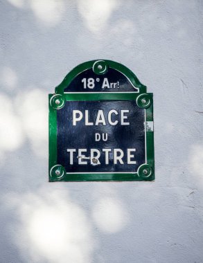 Place du Tertre sokak tabelası, Paris, Fransa