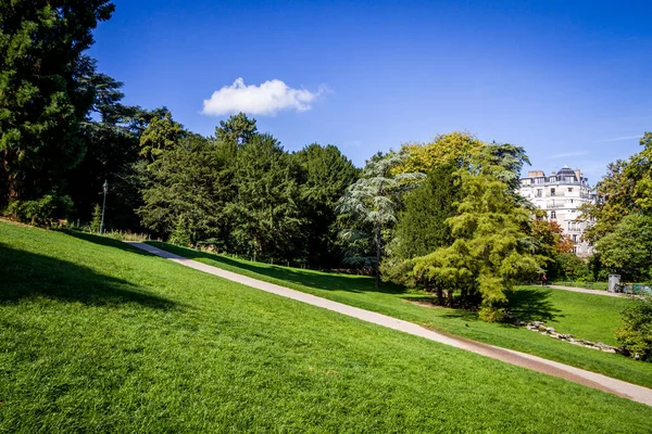 Buttes-Chaumont Park, Paris — Fotografia de Stock