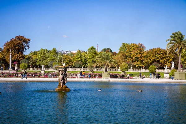 Paris France September 2019 Teich Und Brunnen Luxemburger Garten — Stockfoto