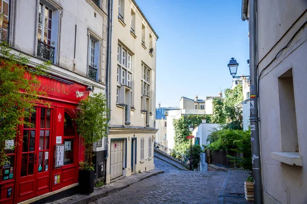 フランス 2019年9月6日 ブッテ モンマルトルの典型的なパリの通り — ストック写真
