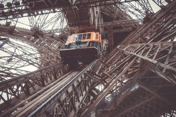 Torre Eiffel Vista Ascensor Desde Interior París Francia —  Fotos de Stock