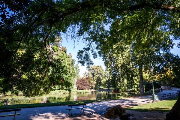 프랑스 파리에 부타교 공원에 — 스톡 사진