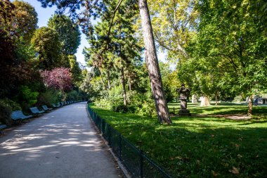 Parc Monceau bahçeleri ve heykelleri, Paris, Fransa