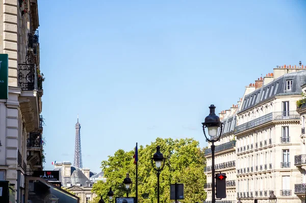 Paris France Septembre 2019 Bâtiment Haussmann Tour Eiffel Depuis Boulevard — Photo