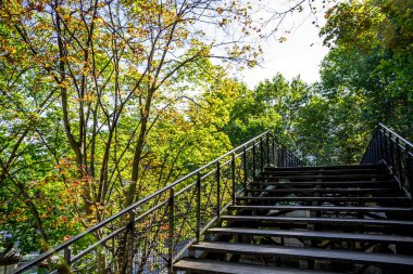 Yukarıdaki Köprü Villette Limanı, Paris, Fransa