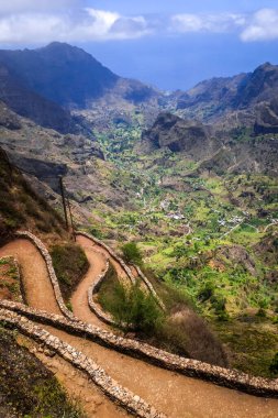 Paul Vadisi, Santo Antao Adası, Cape Verde, Afrika 'da hava yürüyüşü patikası.