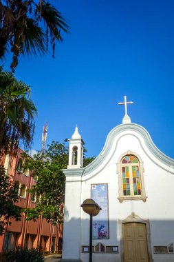 Mindelo / Cape Verde - 20 Ağustos 2018 - Küçük koloni kilisesi, Sao Vicente