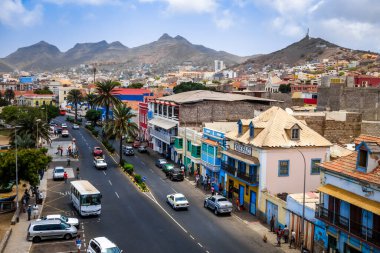 Mindelo / Cape Verde - 9 Ağustos 2018 - Şehir sokakları hava manzaralı, Sao Vicente