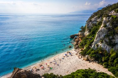 Orosei, Sardinya, İtalya 'daki Cala Fuili plajı.