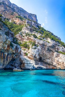 Cala Mariolu plajı Orosei, Sardinya, İtalya