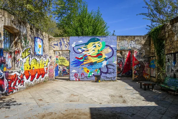 Burdeos Francia Abril 2018 Graffitis Edificios Antiguos Darwin Caserne Niel — Foto de Stock
