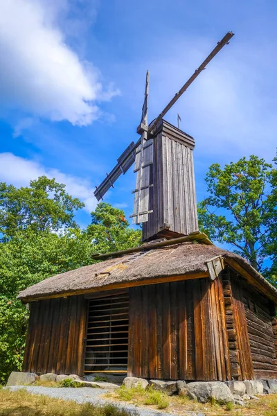 ストックホルム スウェーデン ヨーロッパの古い伝統的な風車 — ストック写真