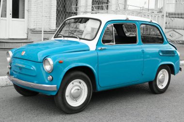 Biysk, Rusya - 21 Eylül 2019: Retro klasik araba Zaz-965 Zaporozhets, eski Sovyet arabası.