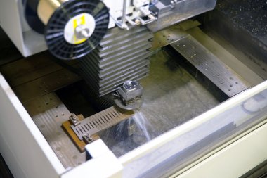 Makine aletleri bilgisayar sayısal kontrol (Cnc ile)