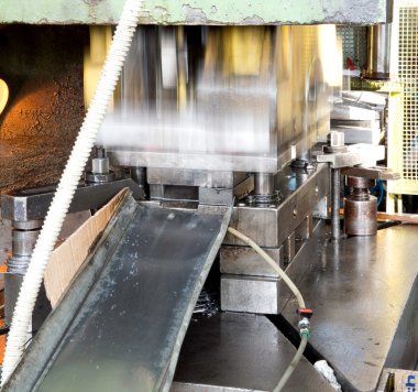 Atölye - basın oluşturan Metal