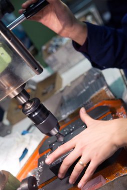 Makine aletleri bilgisayar sayısal kontrol (Cnc ile)