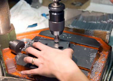 Makine aletleri bilgisayar sayısal kontrol (Cnc ile)