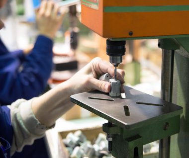 Makine aletleri bilgisayar sayısal kontrol (Cnc ile)